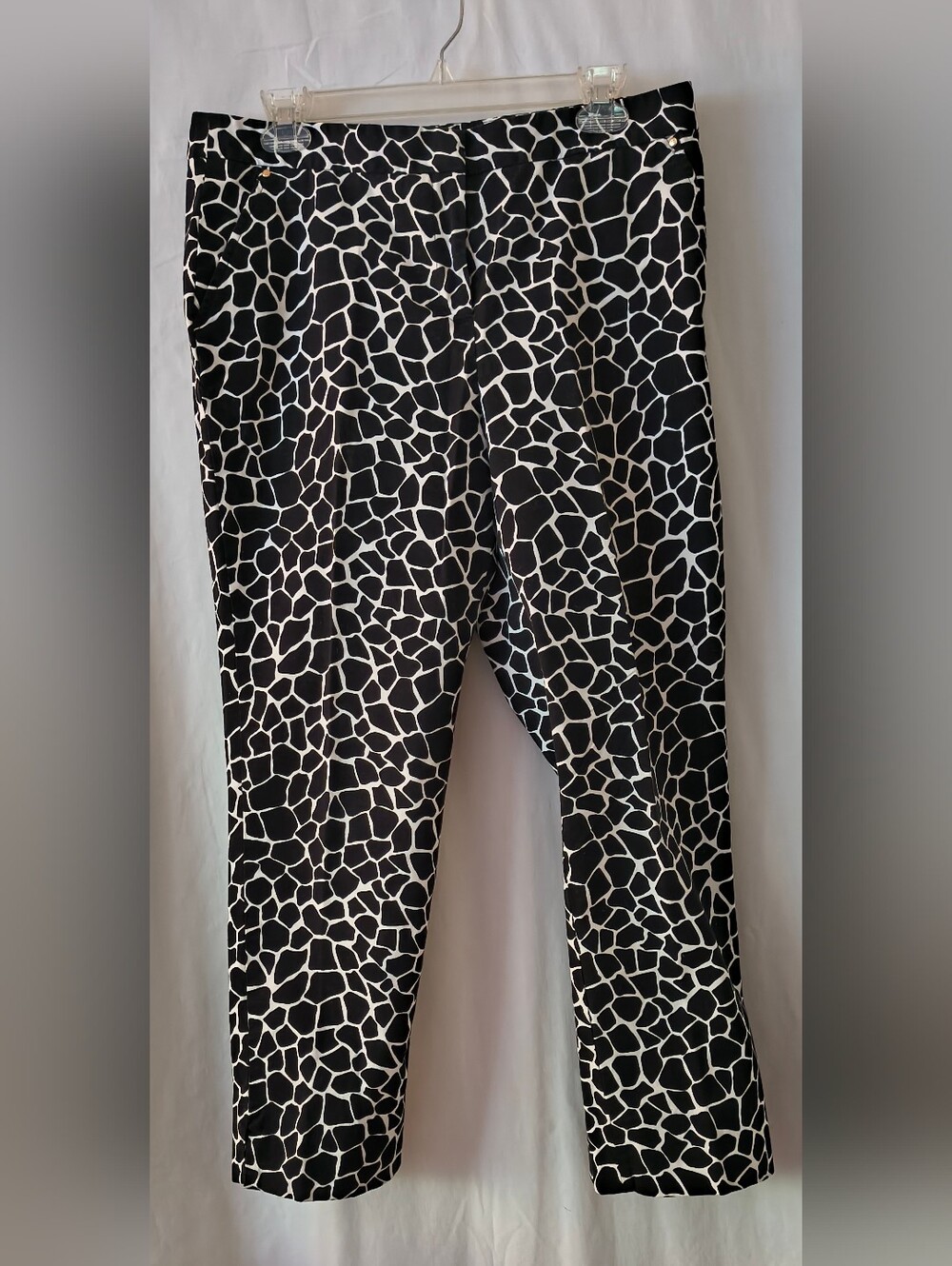 Dana Buchman Black & White Giraffe-Print Pants